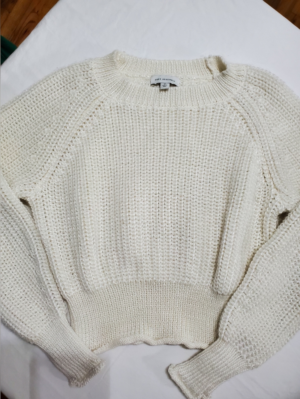 Free Assembly Cream Chunky Knit Sweater M Cropped Cozy Textured Quiet Luxury